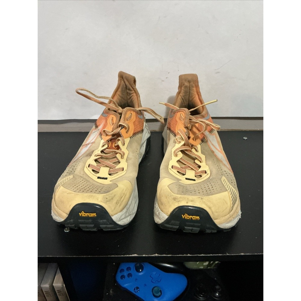 Altra Olympus 5 Shoes Womens Size 10 Peach Tan Trail Running Vibram Megagrip
